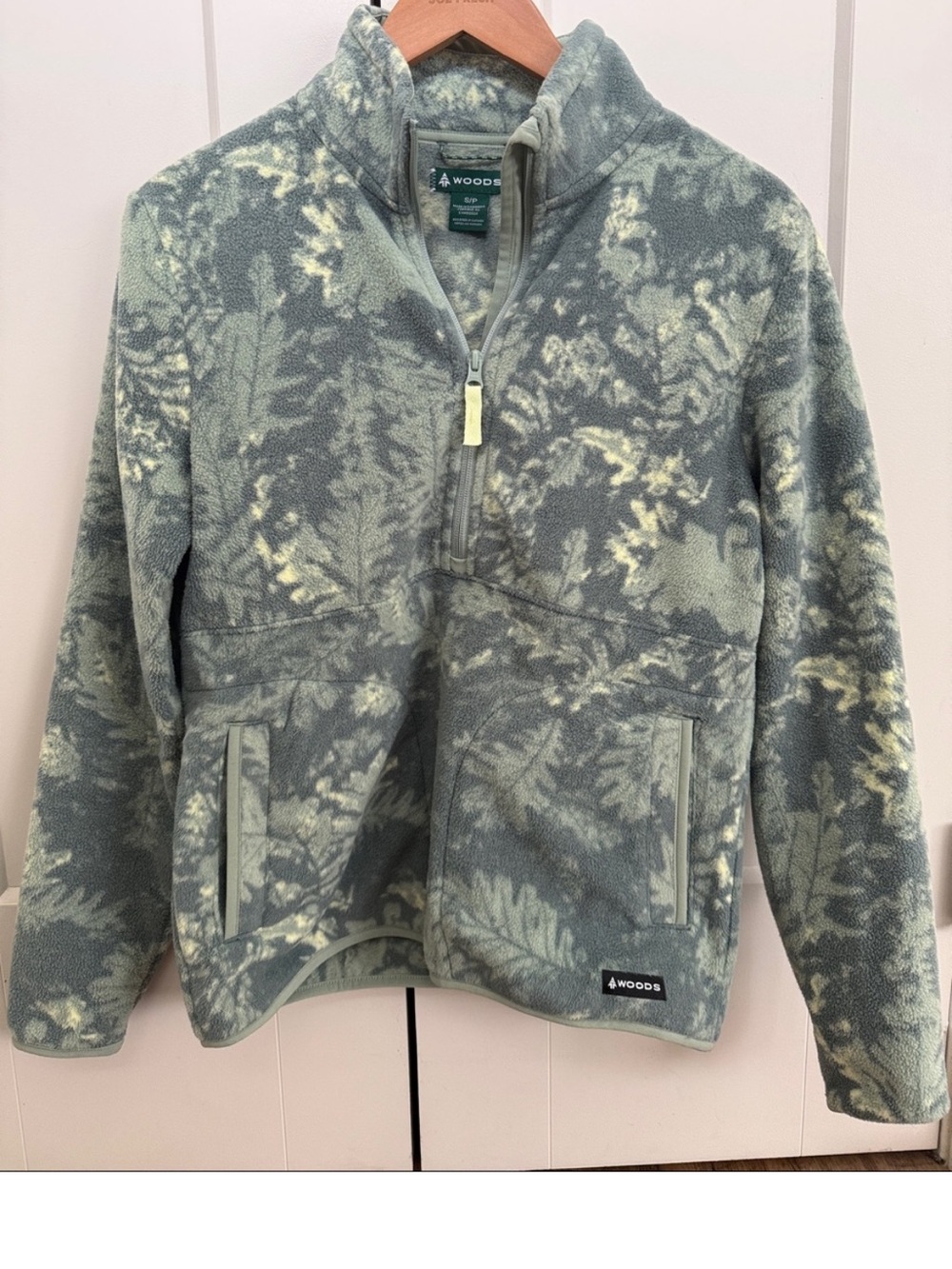 Women’s Woods Green Leaf-Print
Quarter- Zip Fleece Pullover
